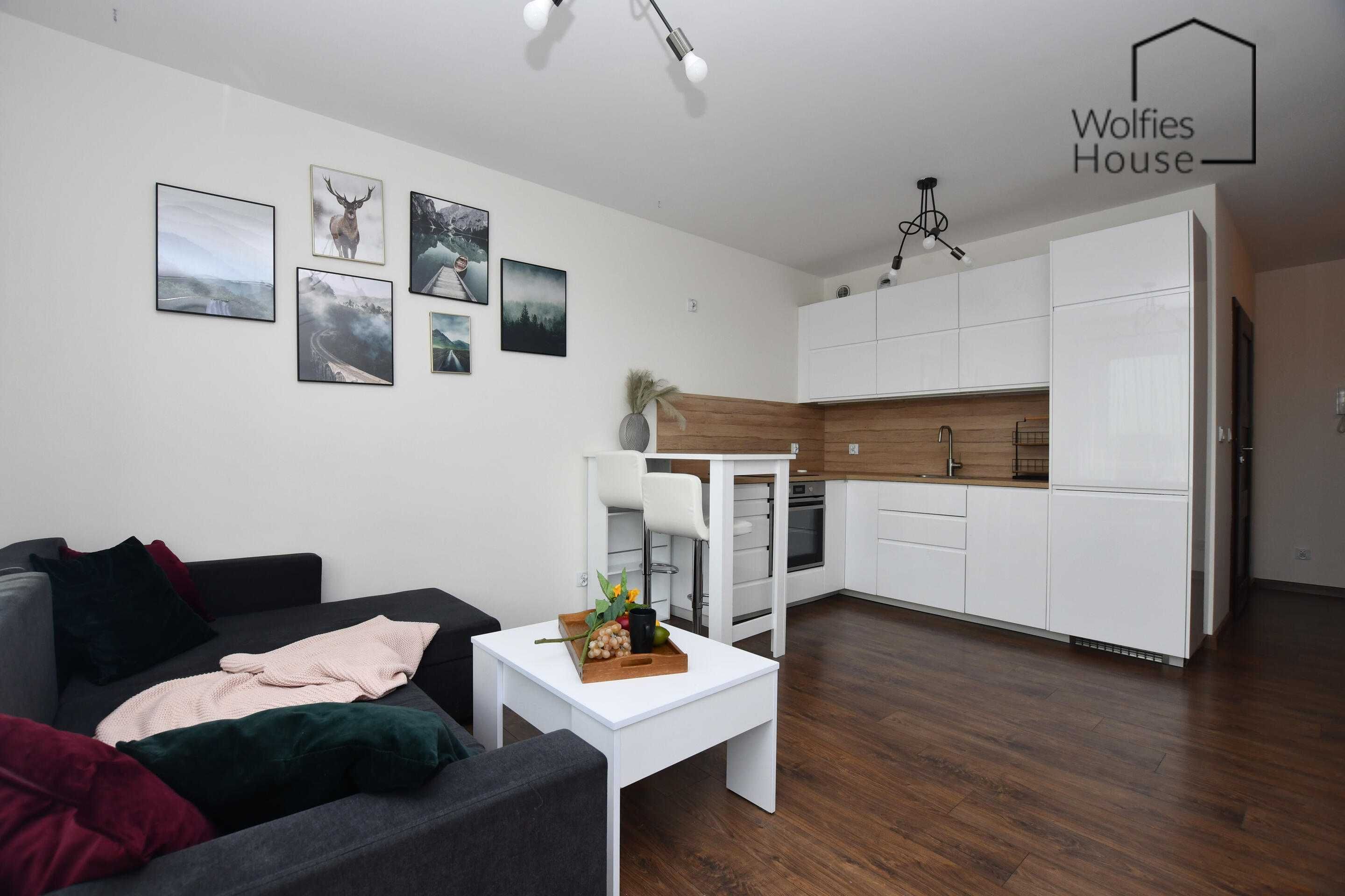 Modern 2-Room Apartment in Vermelo Complex, Krakow