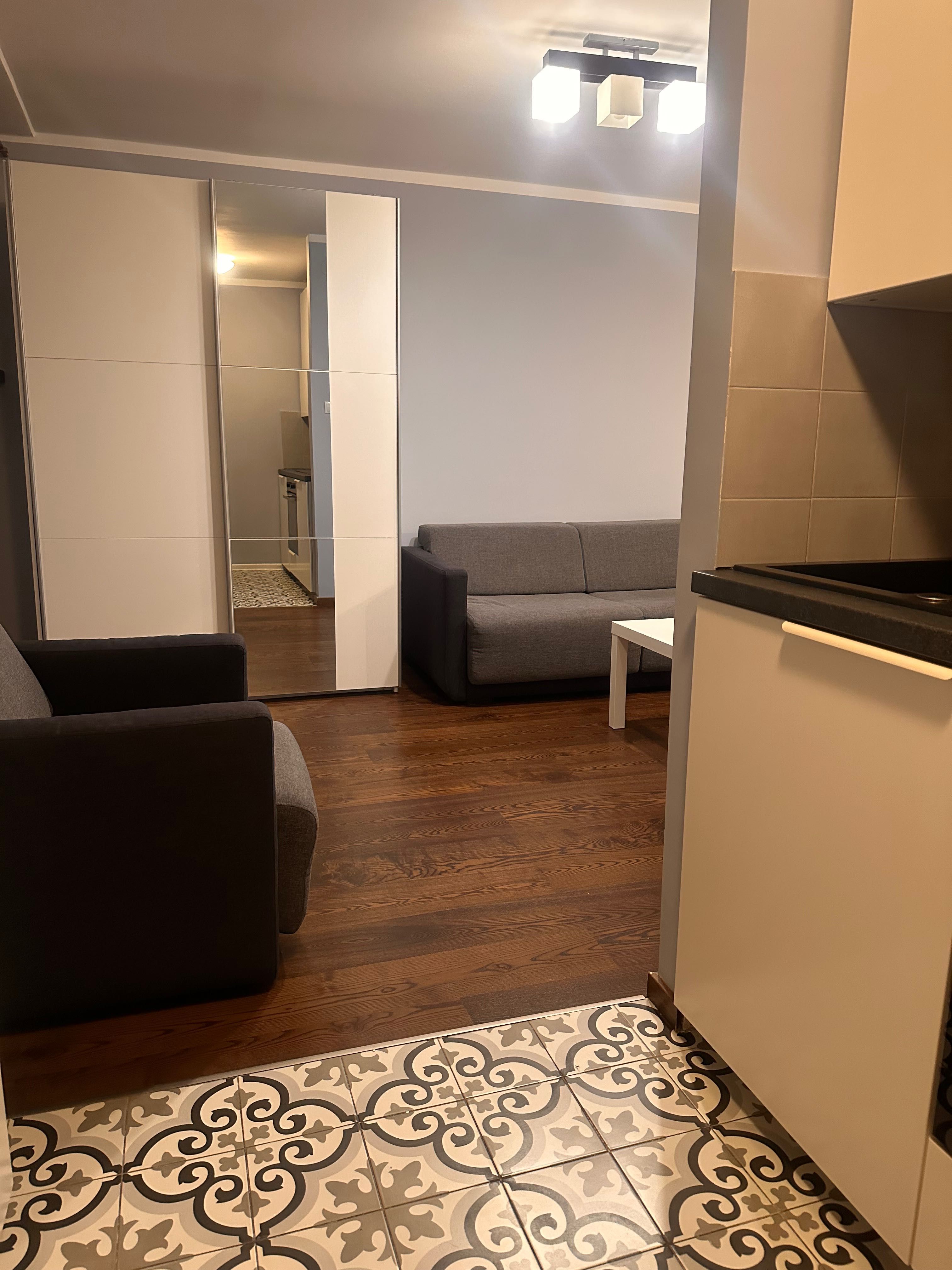 Modern Studio Near Metro with Designer Kitchen