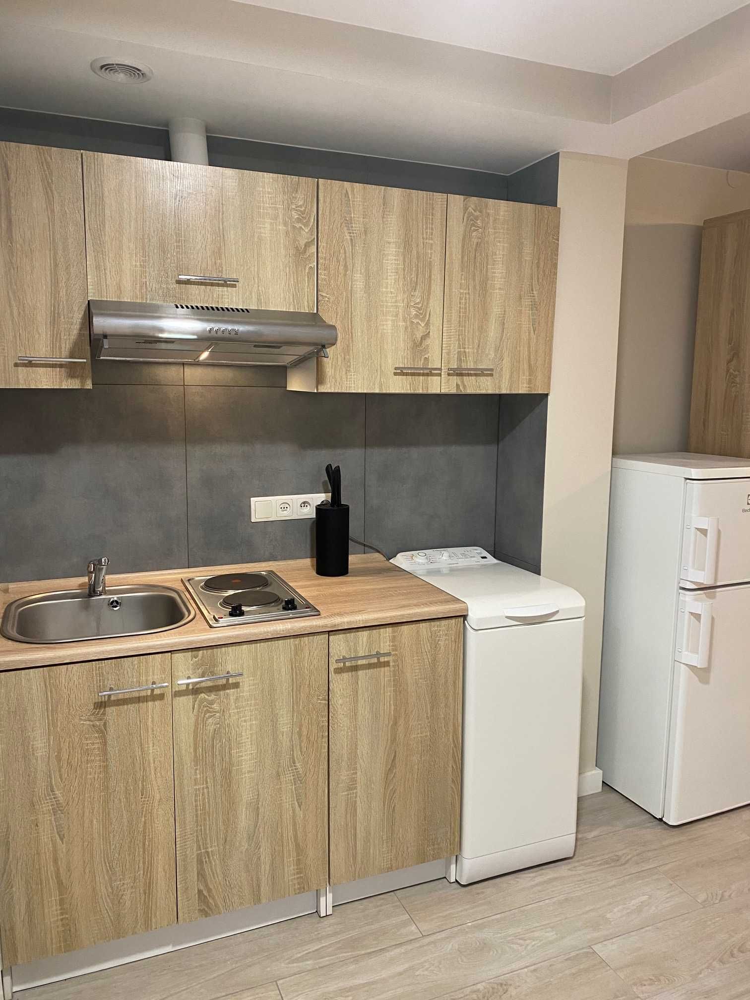 Modern Studio Apartment with Air Conditioning