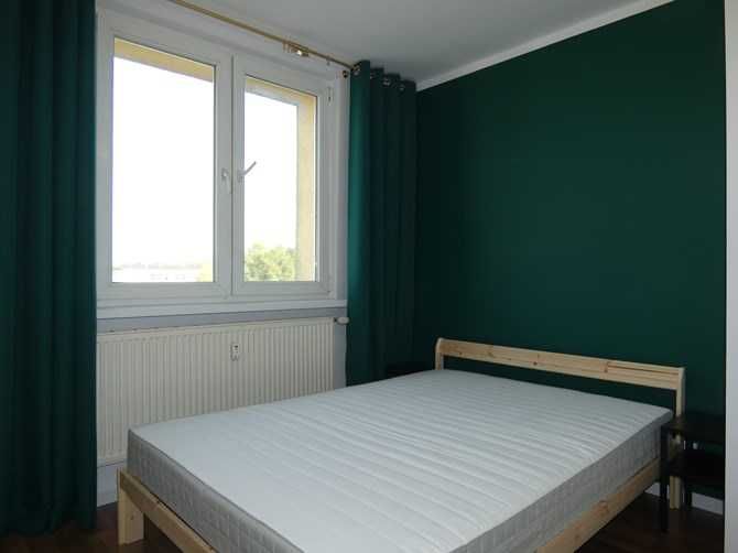 Spacious 35.5m² Apartment with Parking at Zwrotniczej 11E