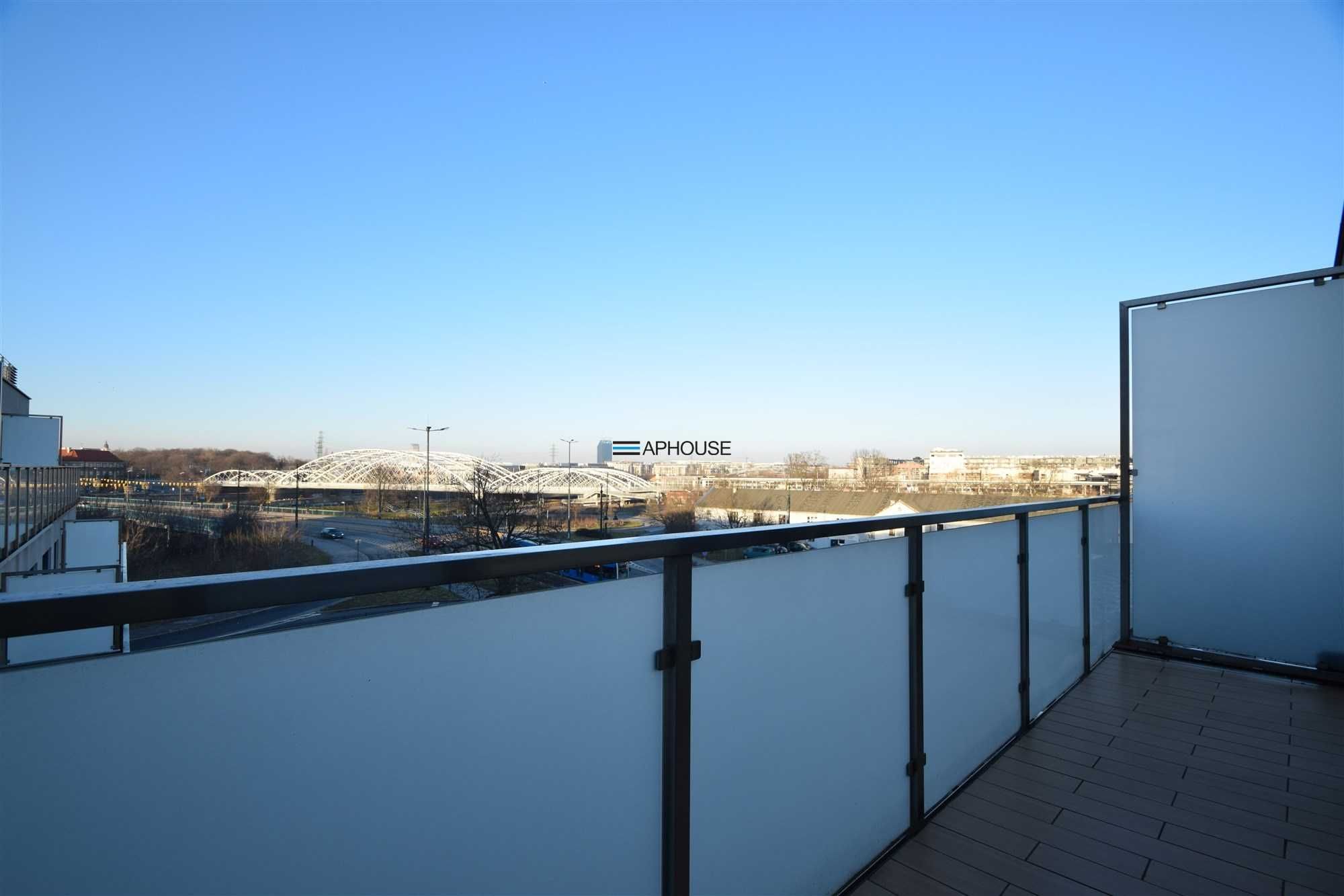 2-Bedroom Apartment with Large Balcony in Stare Podgórze, Krakow