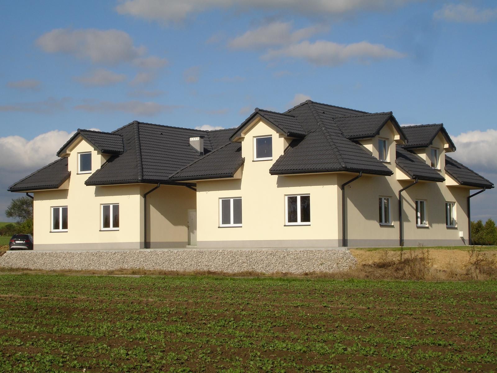 Two-room apartment in apartment complex near Balice airport