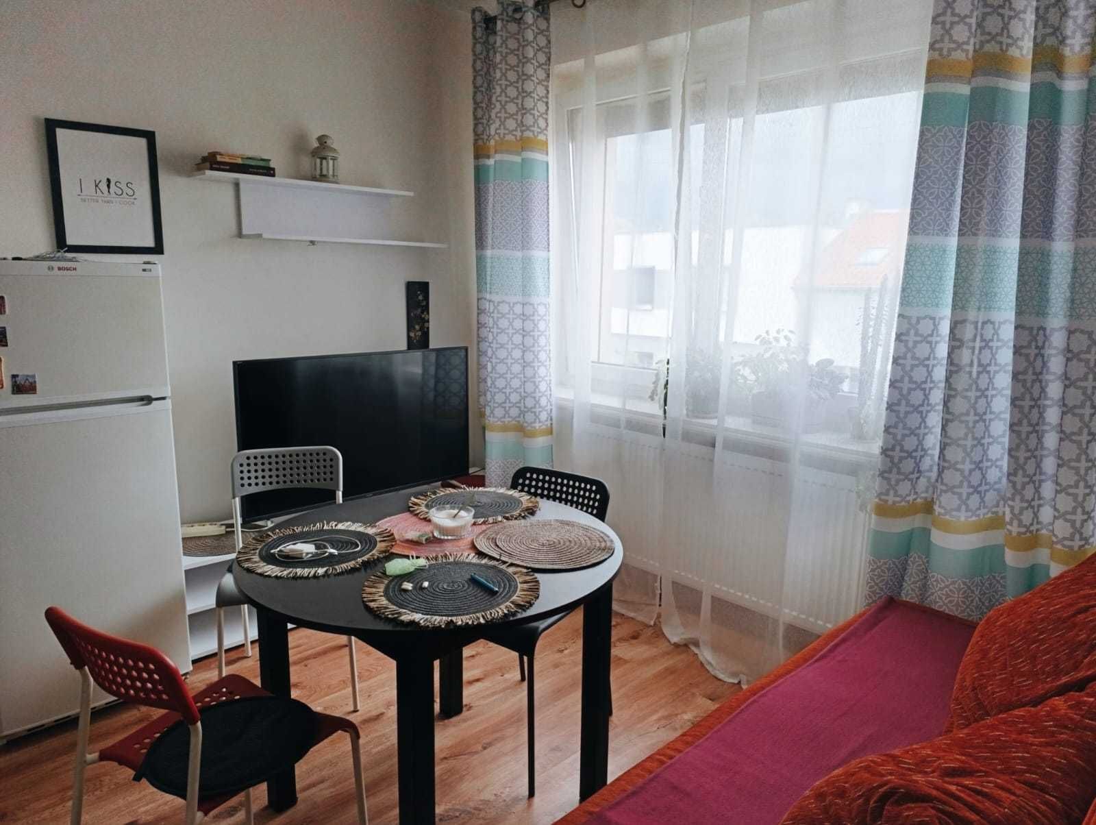 Полностью меблированная квартира 40м² рядом с общественным транспортом и магазинами