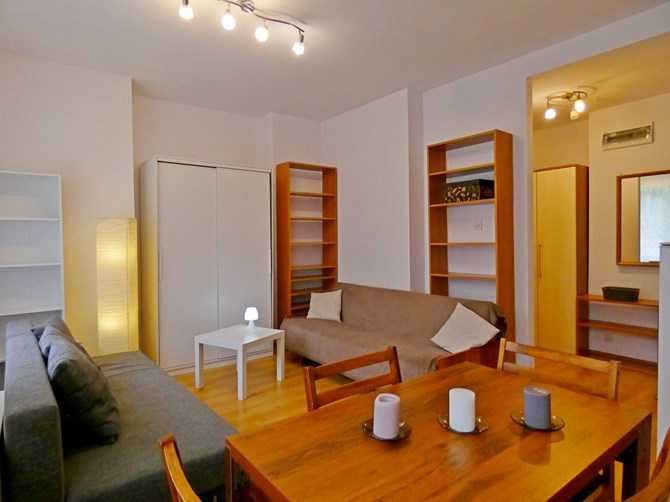 Cozy 27m² Apartment near Wawel in Krakow with Green Surroundings