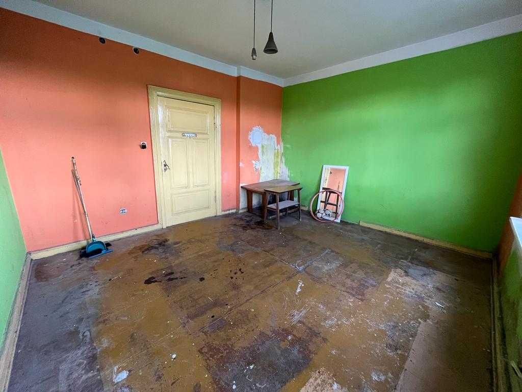Вонгровец қаласының орталығындағы 2 бөлмелі пәтер, жөндеу қажет