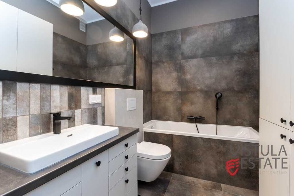 Spacious Renovated 3-Room Apartment in Krakow's Krowodrza District