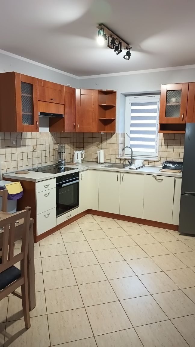 Modern Air-Conditioned 2-Bedroom Apartment with Parking