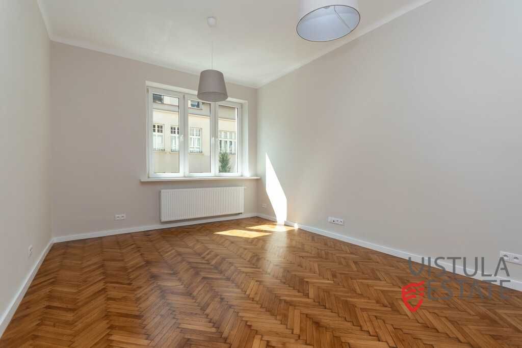 Spacious Renovated 3-Room Apartment in Krakow's Krowodrza District