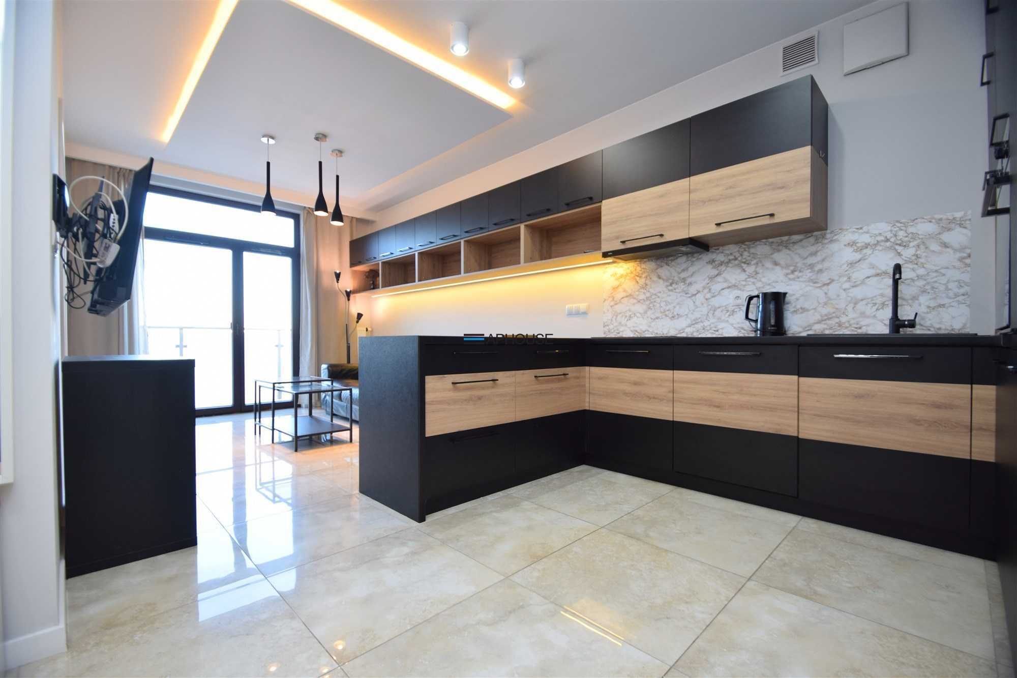 2-Bedroom Apartment with Large Balcony in Stare Podgórze, Krakow