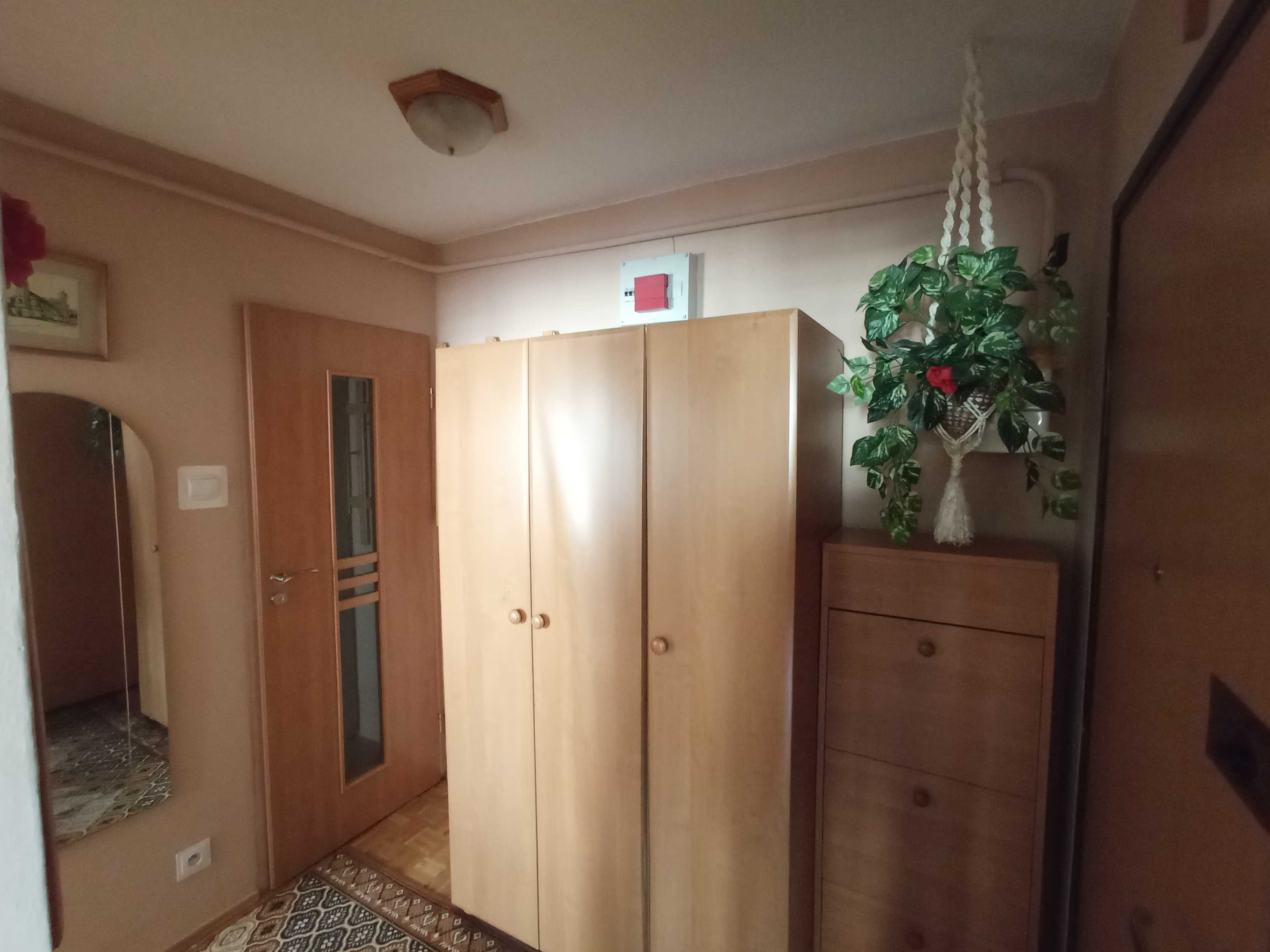 6-қабаттағы балконды үлкен студиялық пәтер