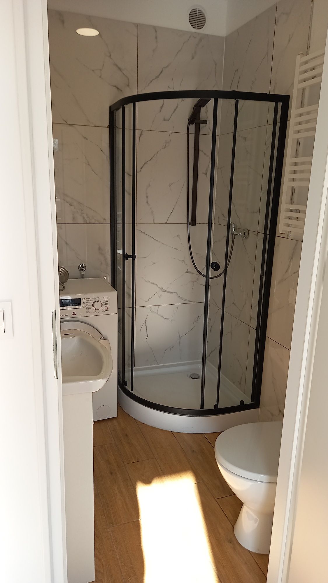 Bright Studio Apartment with Balcony in Krakow