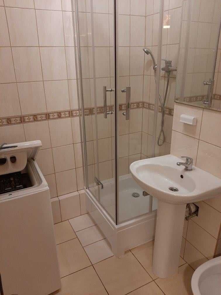 Modern Studio Near Metro with Balcony