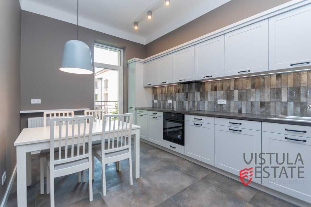 Spacious Renovated 3-Room Apartment in Krakow's Krowodrza District