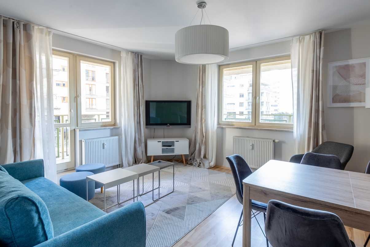 3-Room Elegant Apartment with Two Loggias, Near Metro Wilanowska