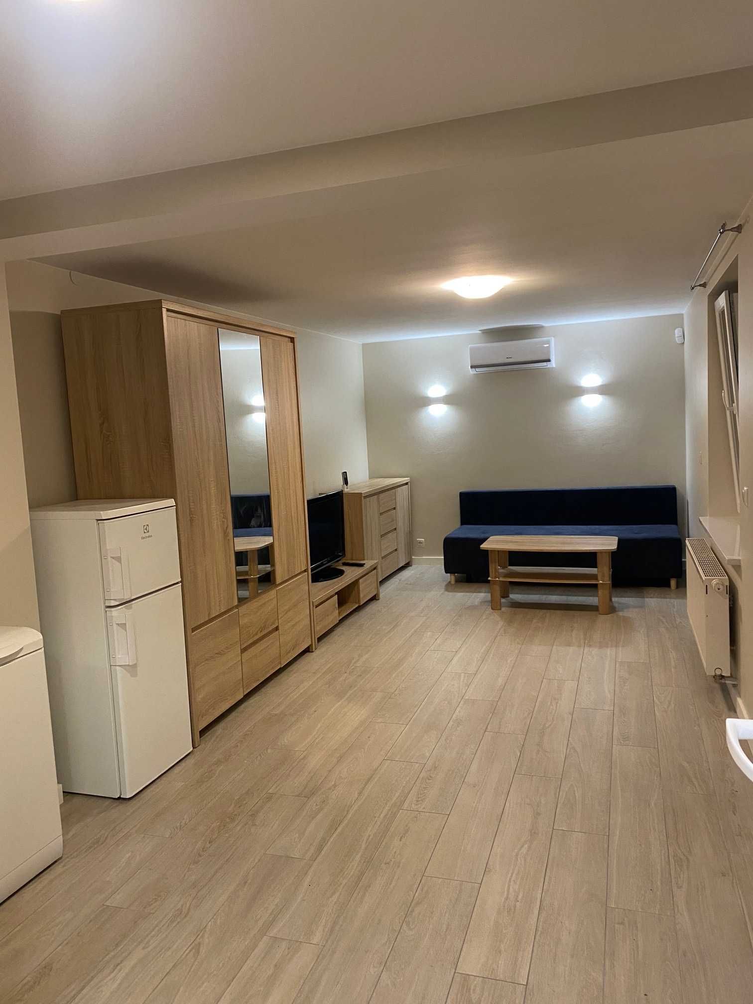 Modern Studio Apartment with Air Conditioning
