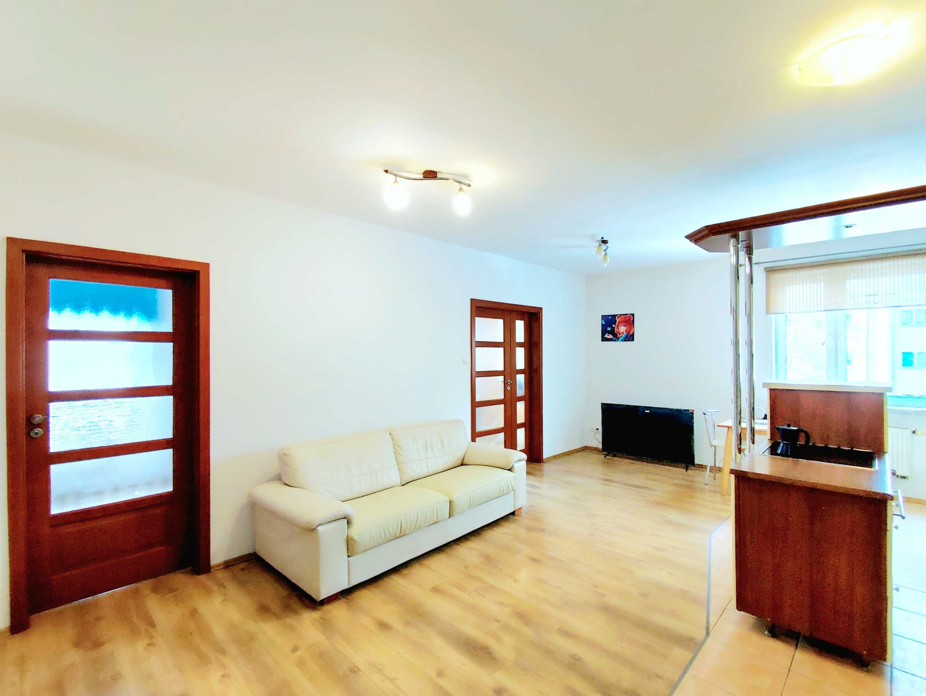 Modern 2-Bedroom Apartment Near Metro with Balcony