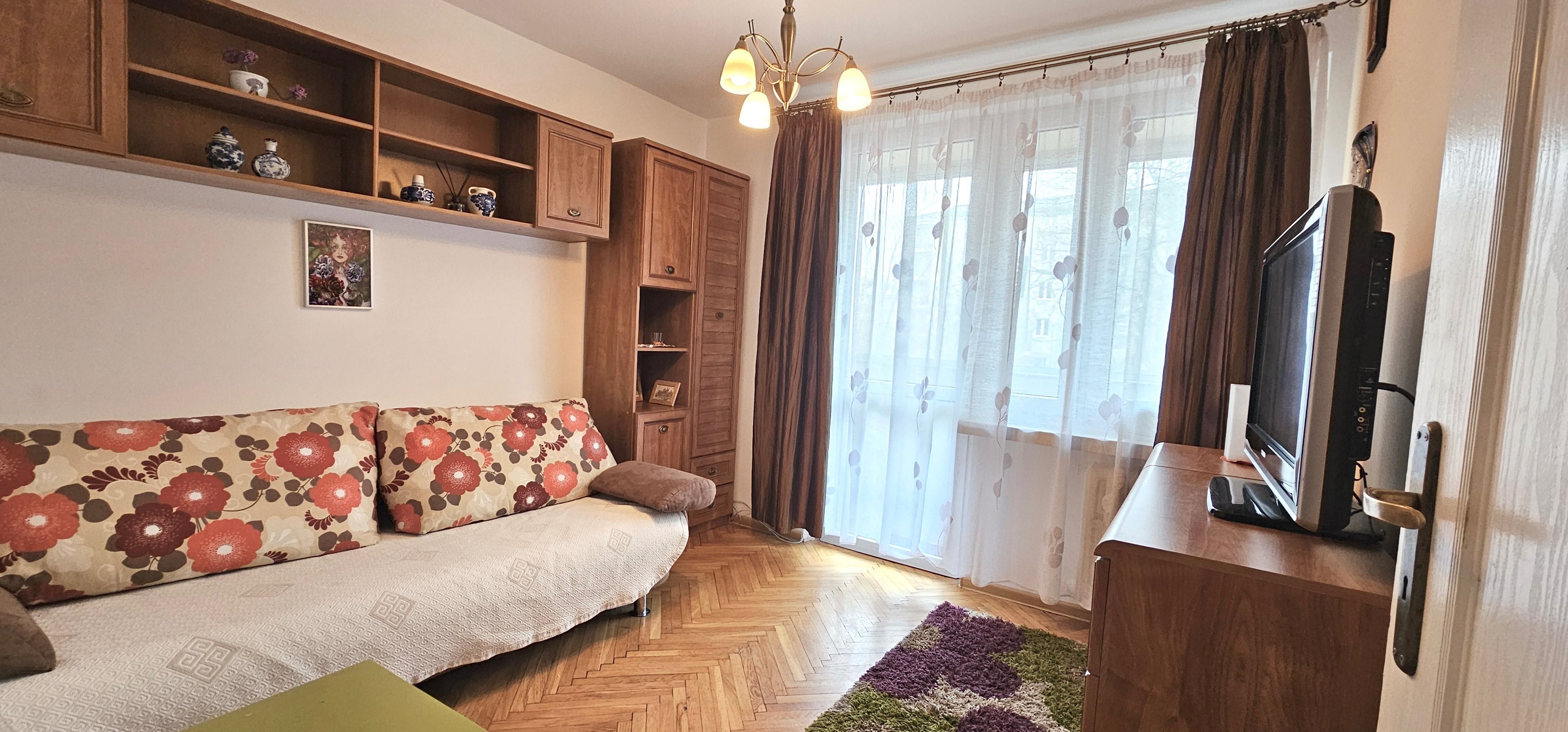 Three-Room Apartment Near City Center with Balcony