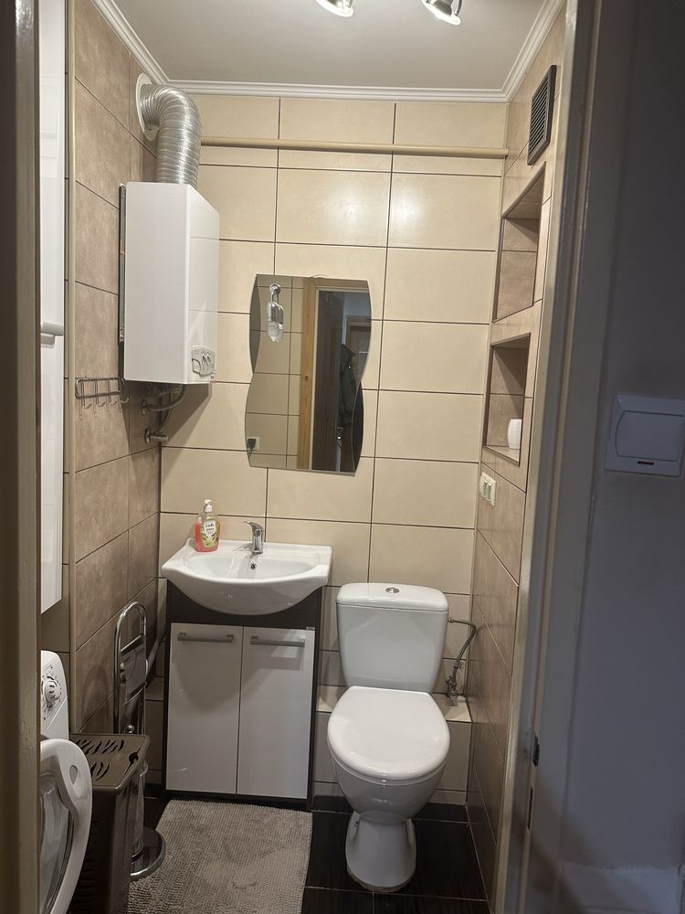 Modern 2-Room Apartment with Kitchen Near City Center