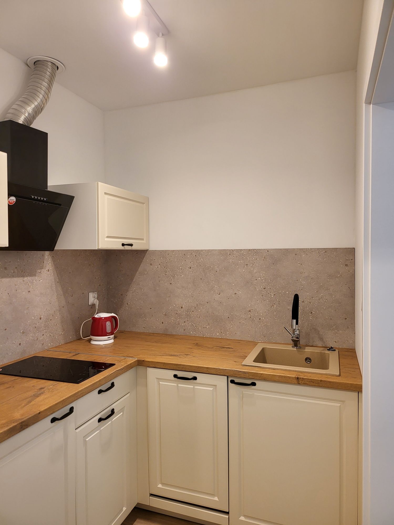 Renovated Studio Apartment Near City Center
