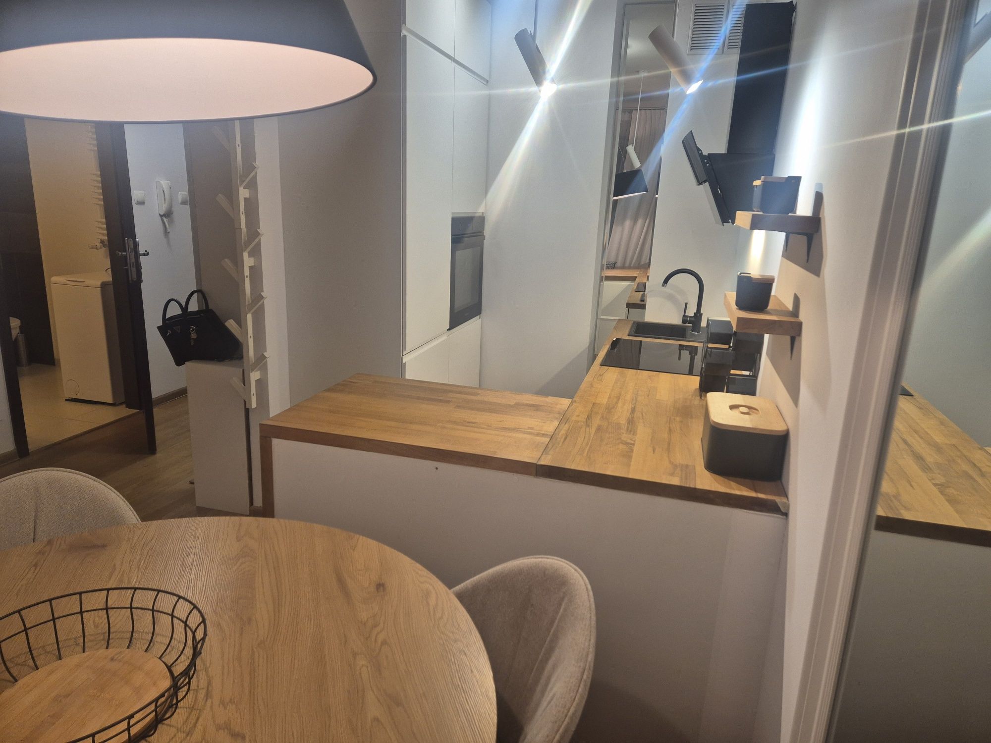 Modern Studio Apartment with Free Parking in Gumiency