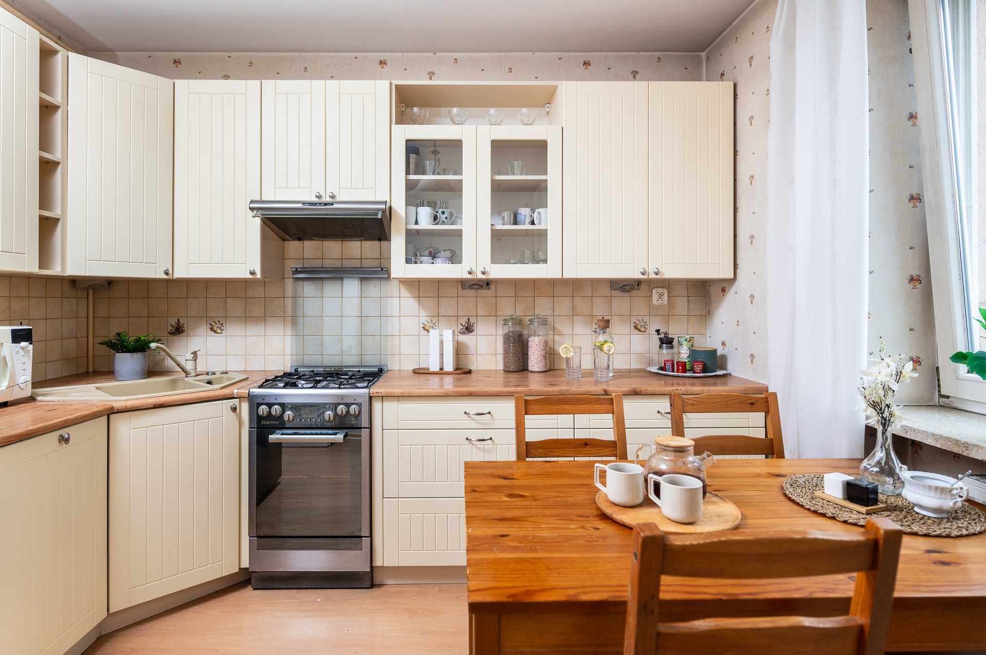 2-Room Apartment on Mistrzejowicka Street with Balcony