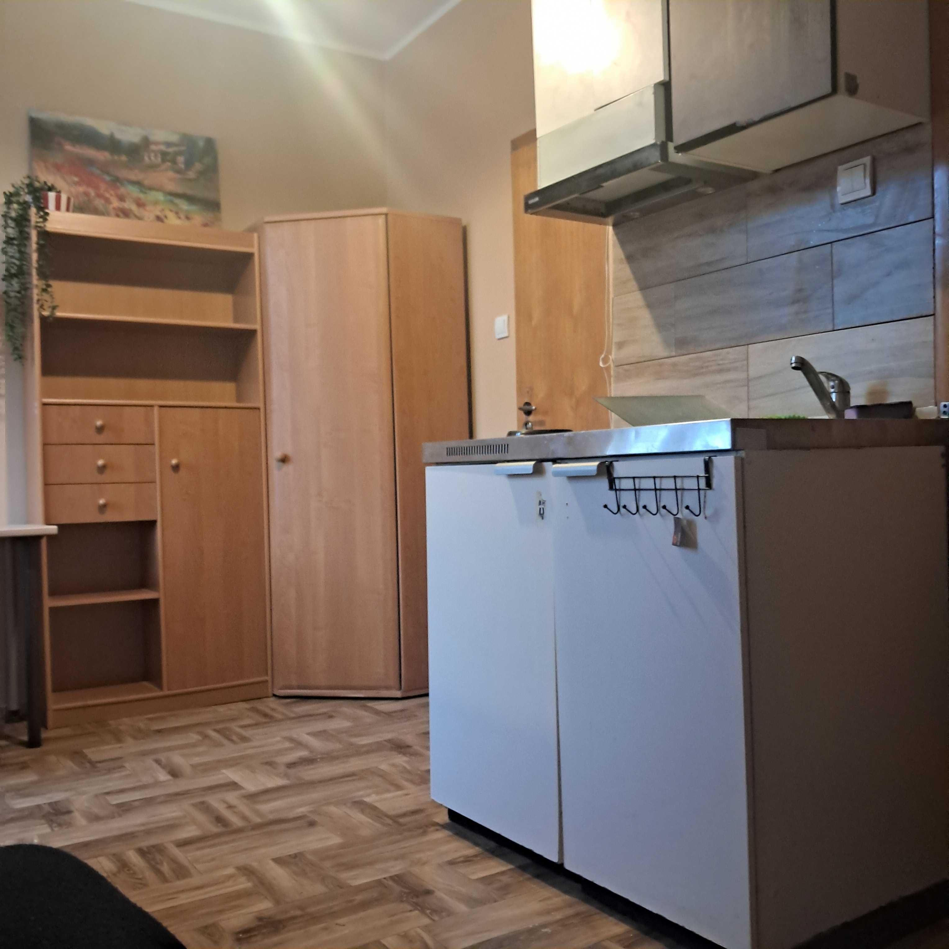 Single Room for Working Professional near Karlik Car Salon