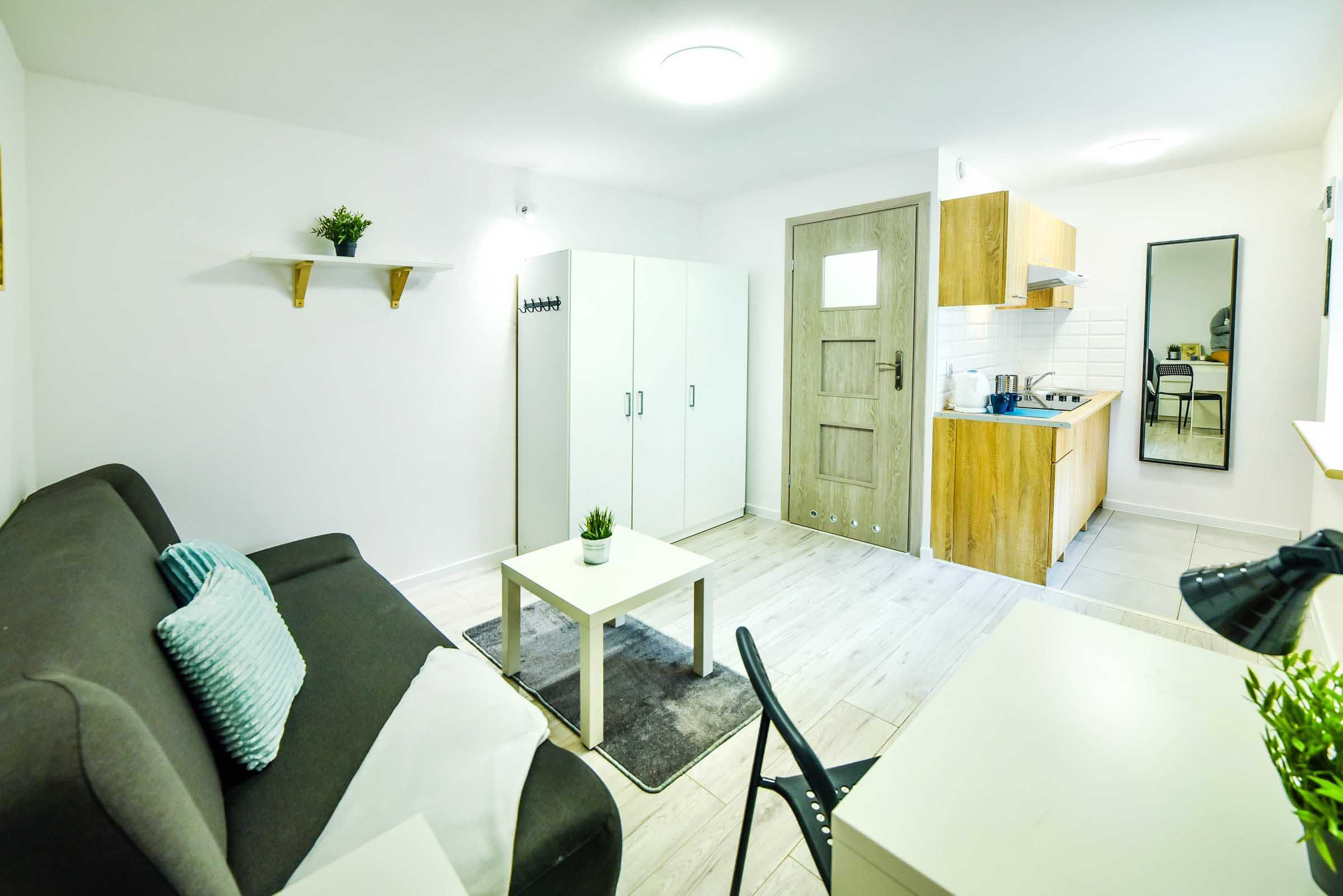 Fully Equipped Studio Apartment in Bronowice, 18m²