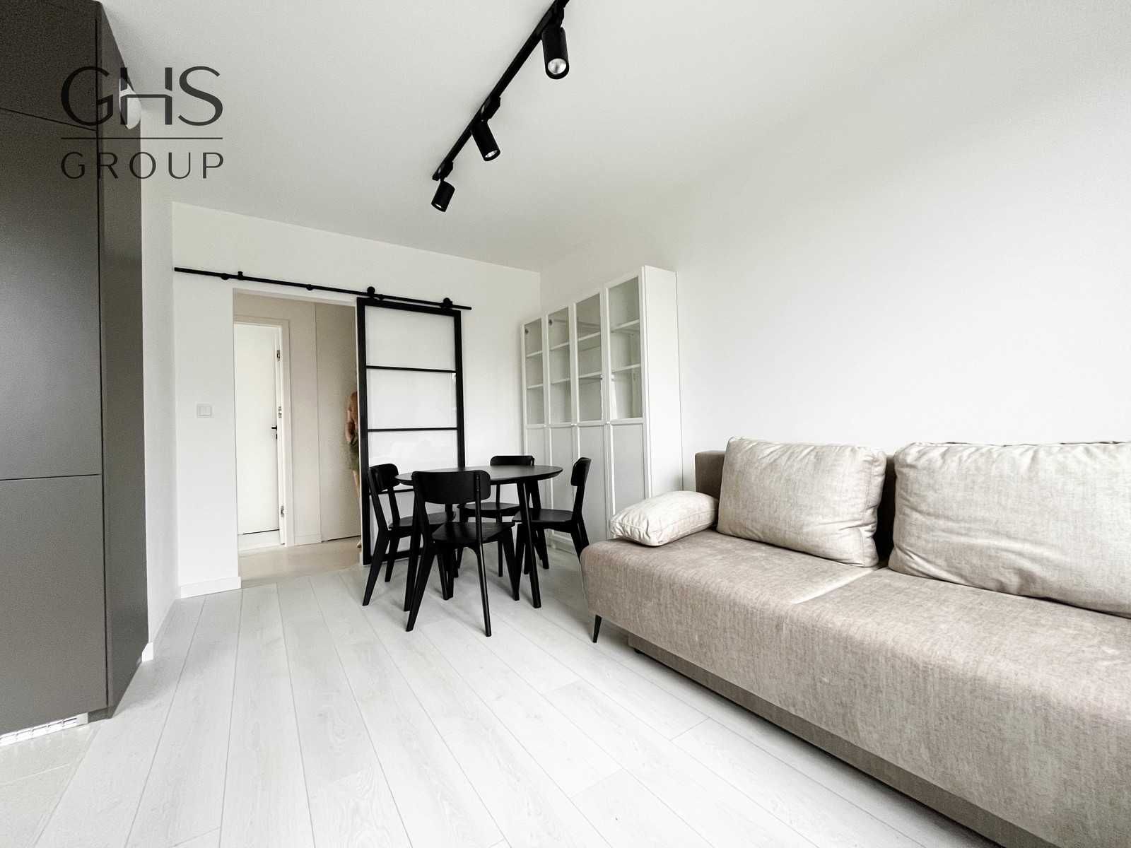 Spacious 2-Room Apartment in Łagiewniki-Borek Fałecki, Fredry Street