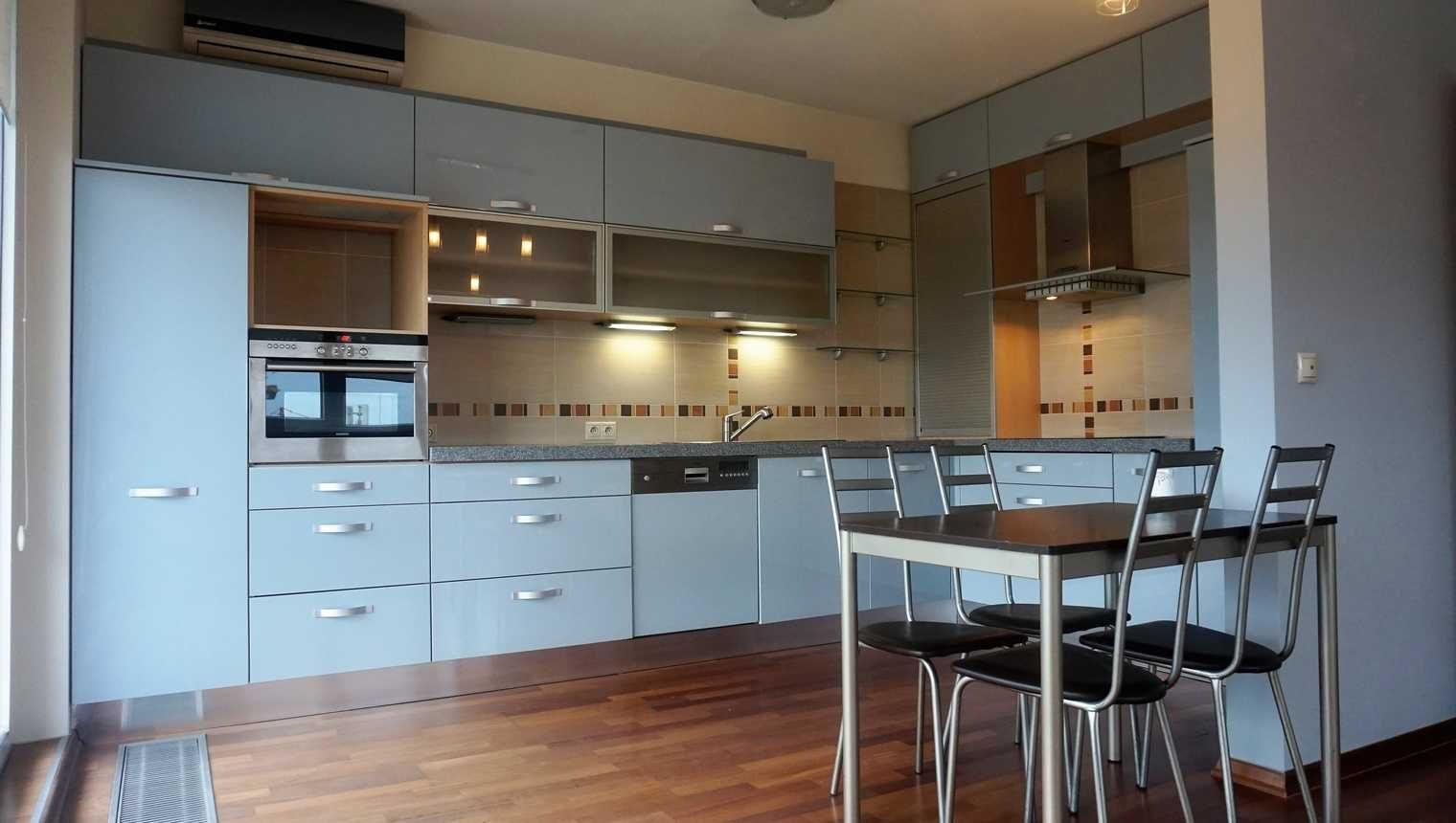 Stylish 3-Room Apartment in Bronowice with City View