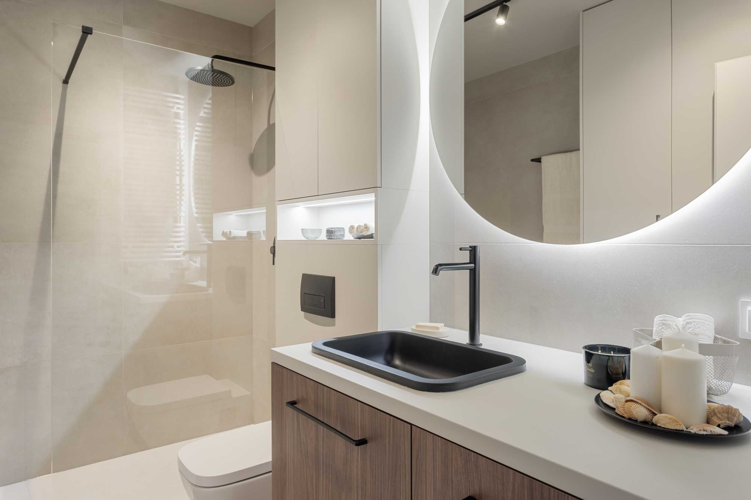 Modern 2-Room Apartment with Large Balcony near Lasek Marceliński