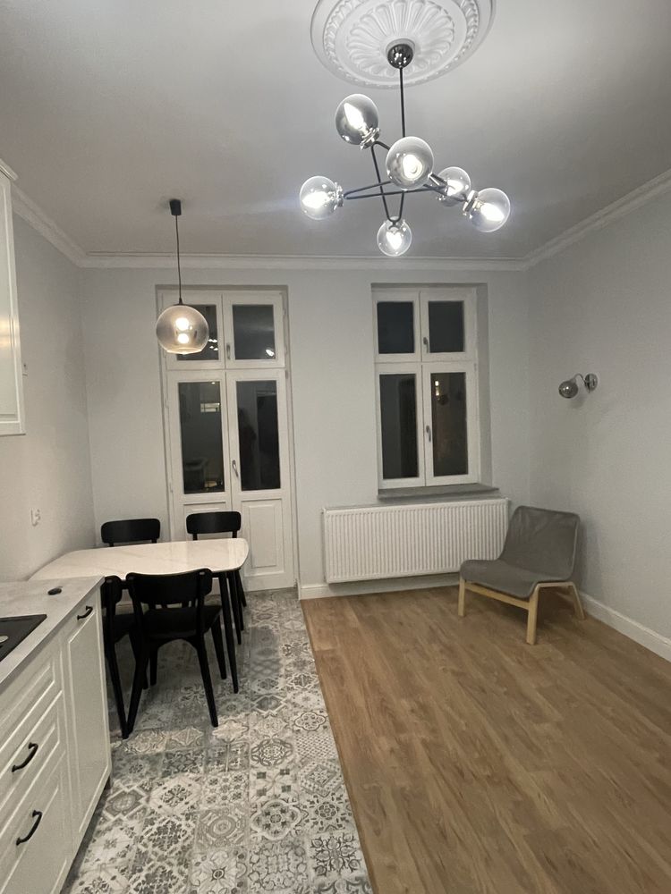Renovated 2-Bedroom Apartment in Historic Oliwa Building