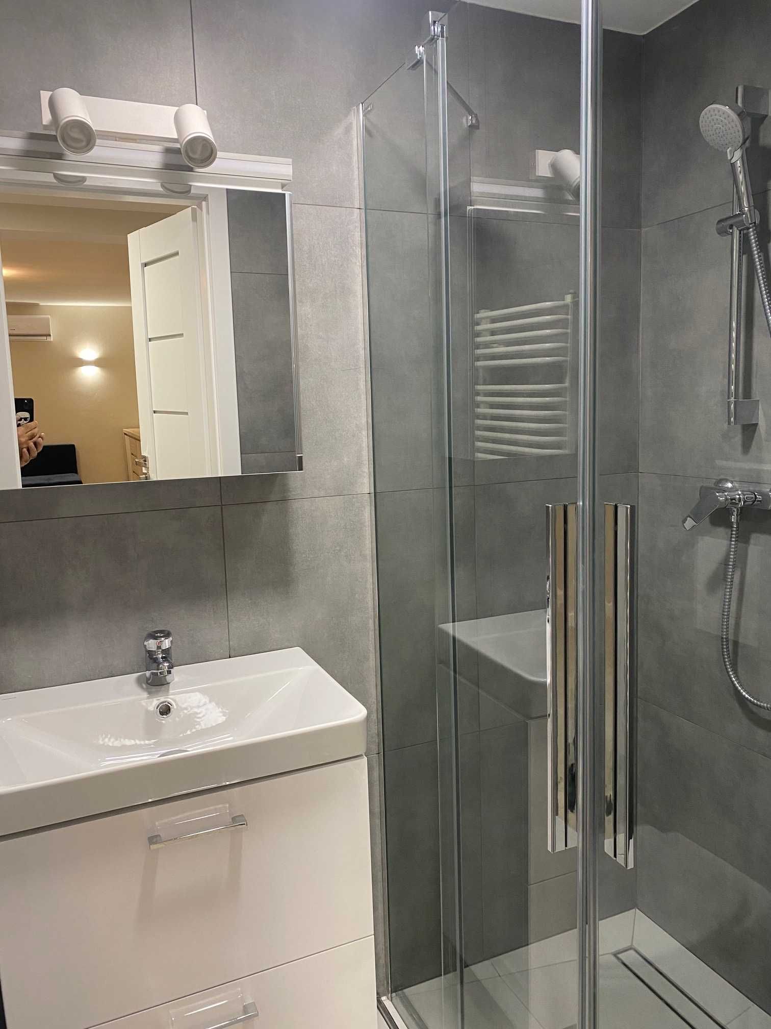 Modern Studio Apartment with Air Conditioning