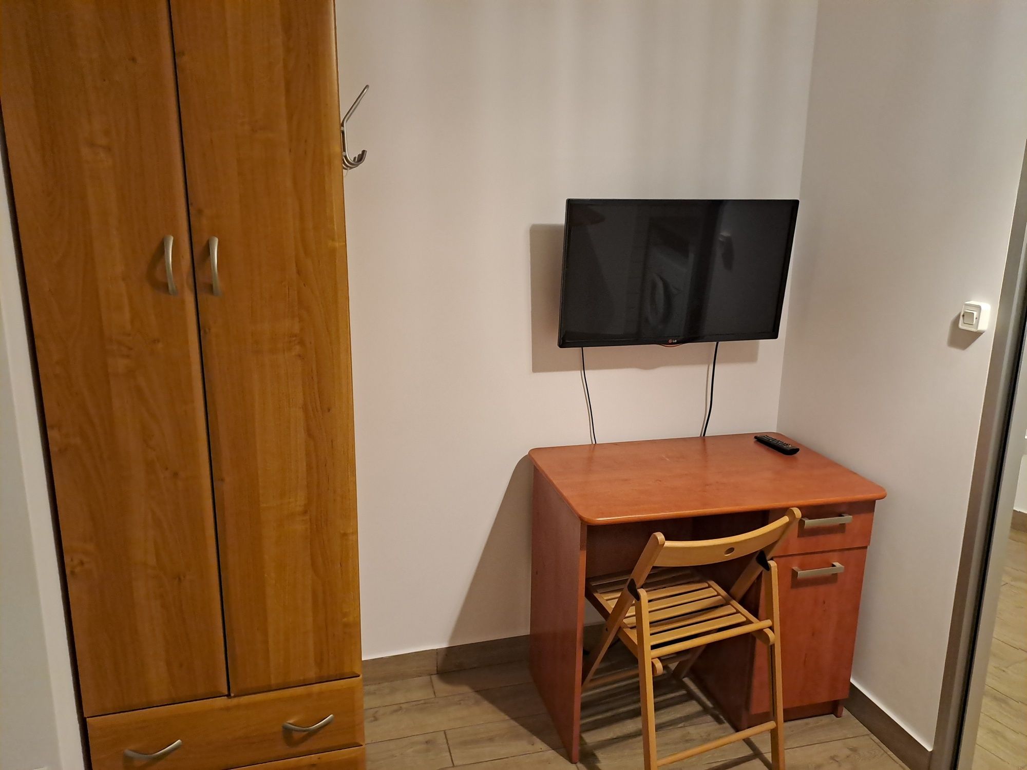 Cozy Studio Apartment in Kabaty with Utilities Included