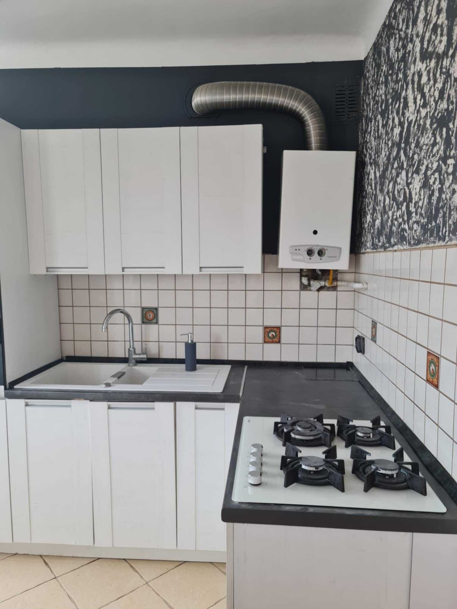Bright Two-Room Apartment with Gas Kitchen