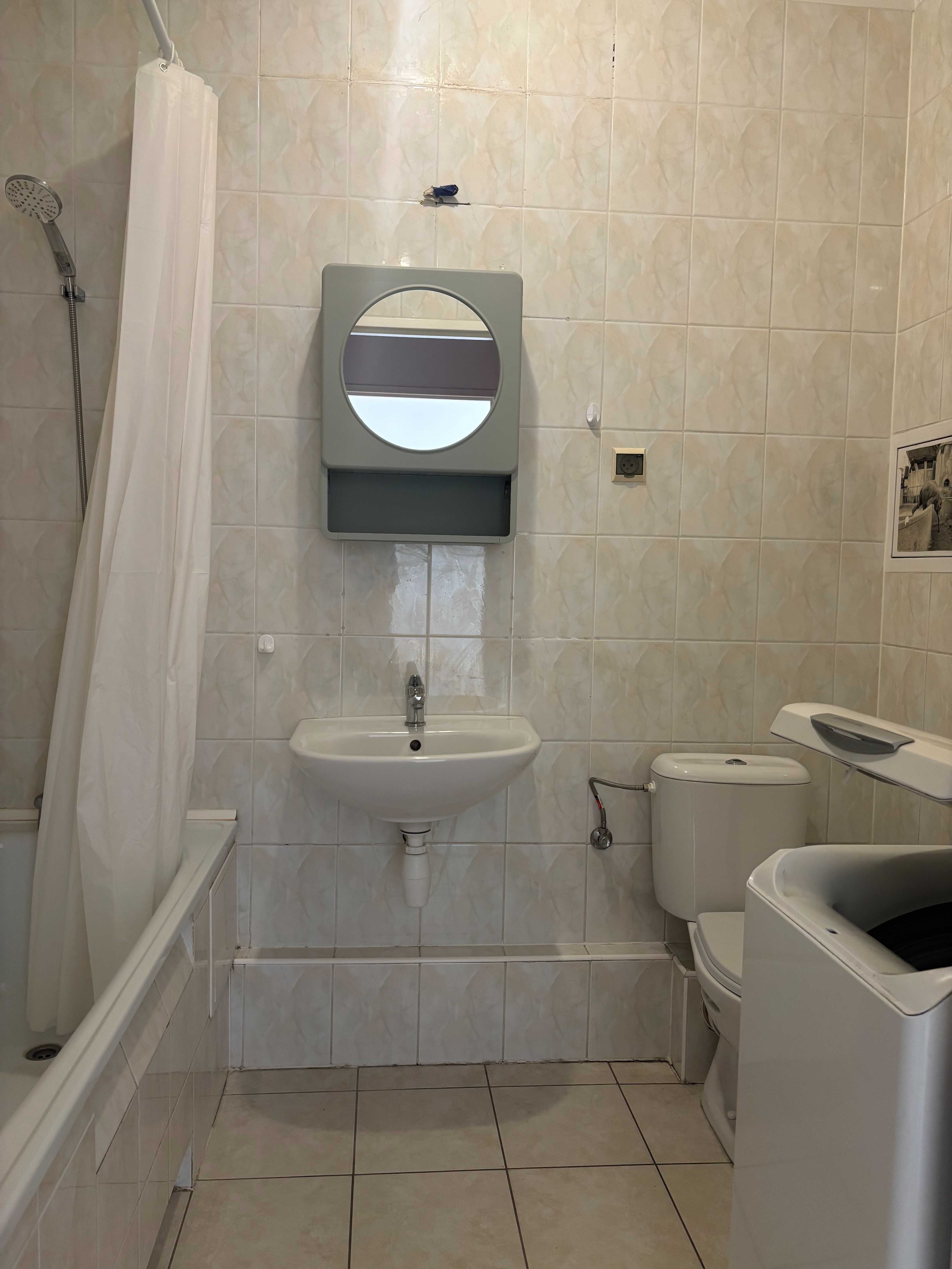 Attractive Studio Apartment with Balcony on 4th Floor