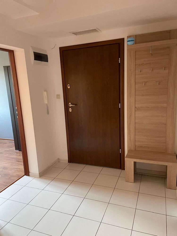 Modern 2-Bedroom Apartment with Balcony and Appliances
