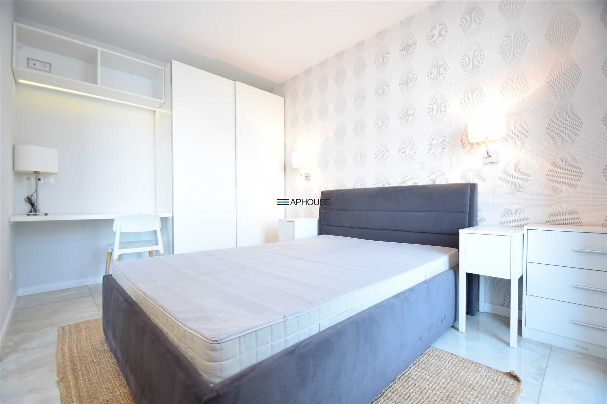 2-Bedroom Apartment with Large Balcony in Stare Podgórze, Krakow