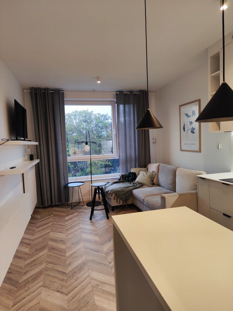 Modern Studio with Park View in City Center