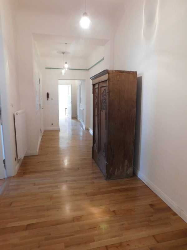 Spacious 3-Room Apartment in Łódź City Center