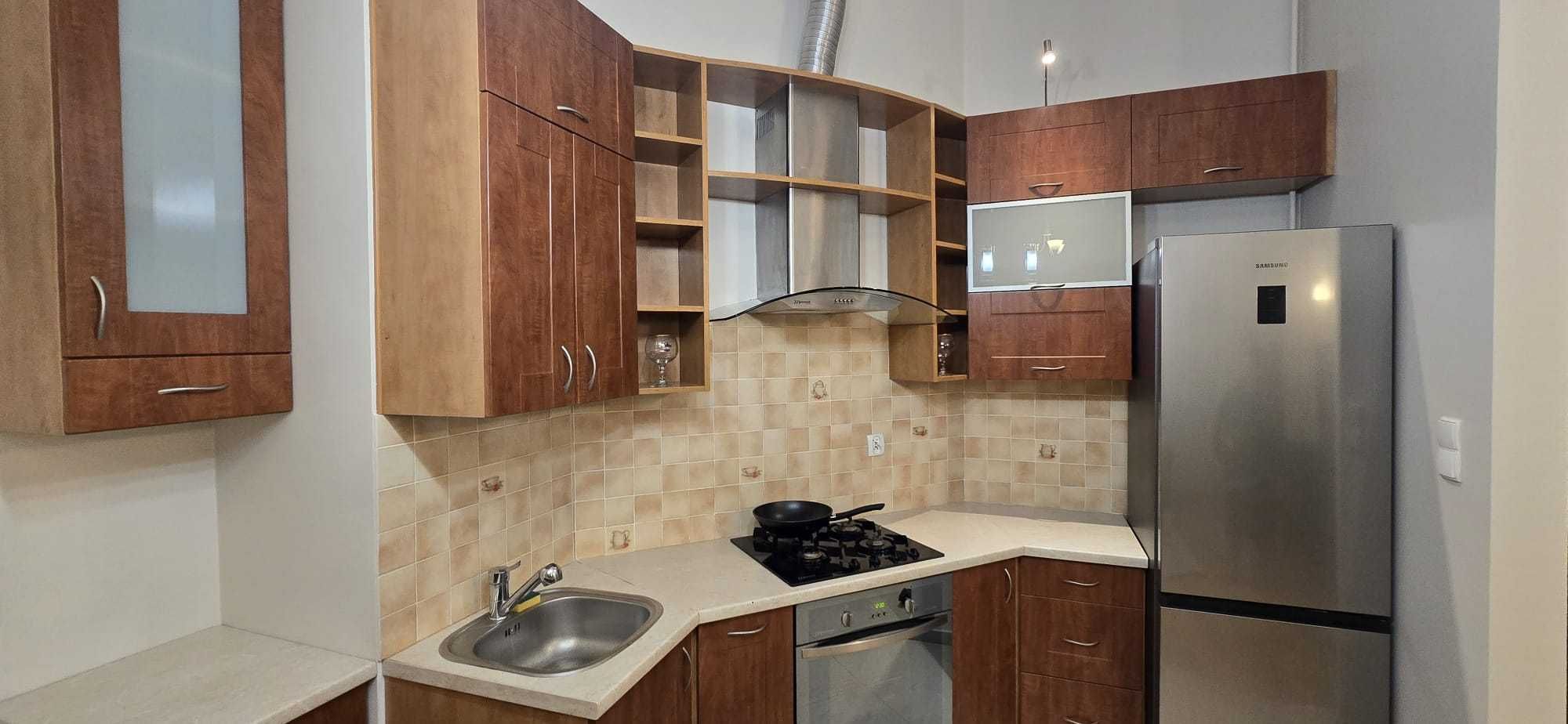Modern 2-Bedroom Apartment with Elevator near Transport