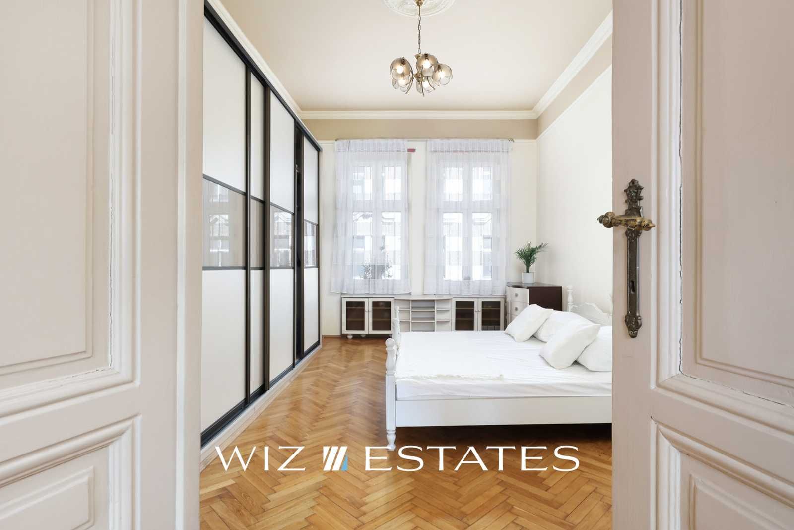 Cozy 2-Room Apartment in Old Town Center with Separate Kitchen