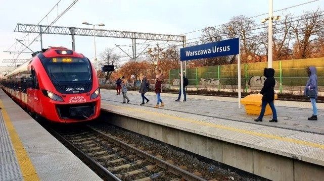 Варшавадағы Үрсус ауданындағы заманауи ыңғайлылықтары бар жайлы студия