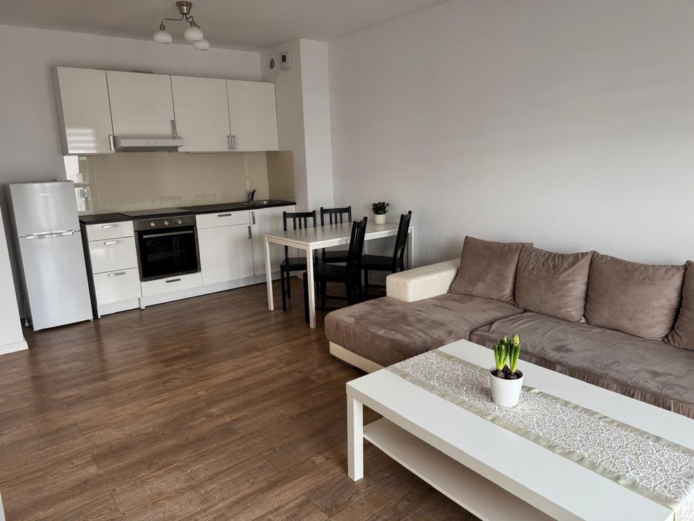 Modern 2-Bed Apartment with Parking in Gdansk