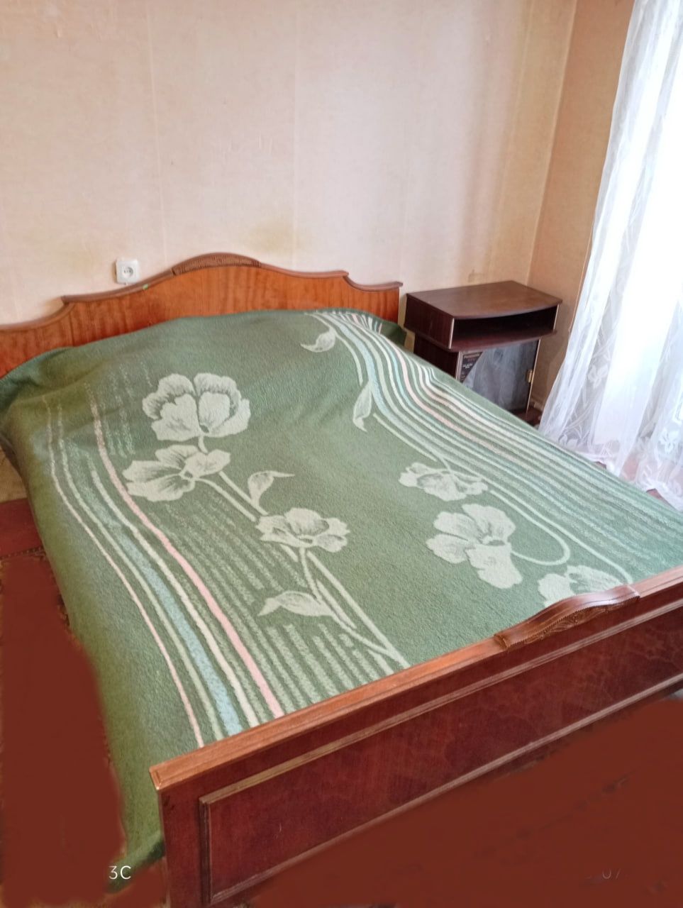 Spacious 32m² Studio Near Metro with Utilities Included