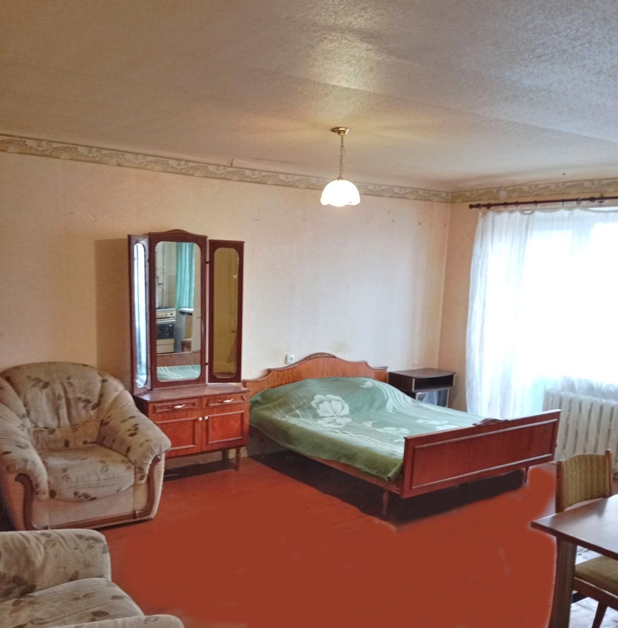 Spacious 32m² Studio Near Metro with Utilities Included