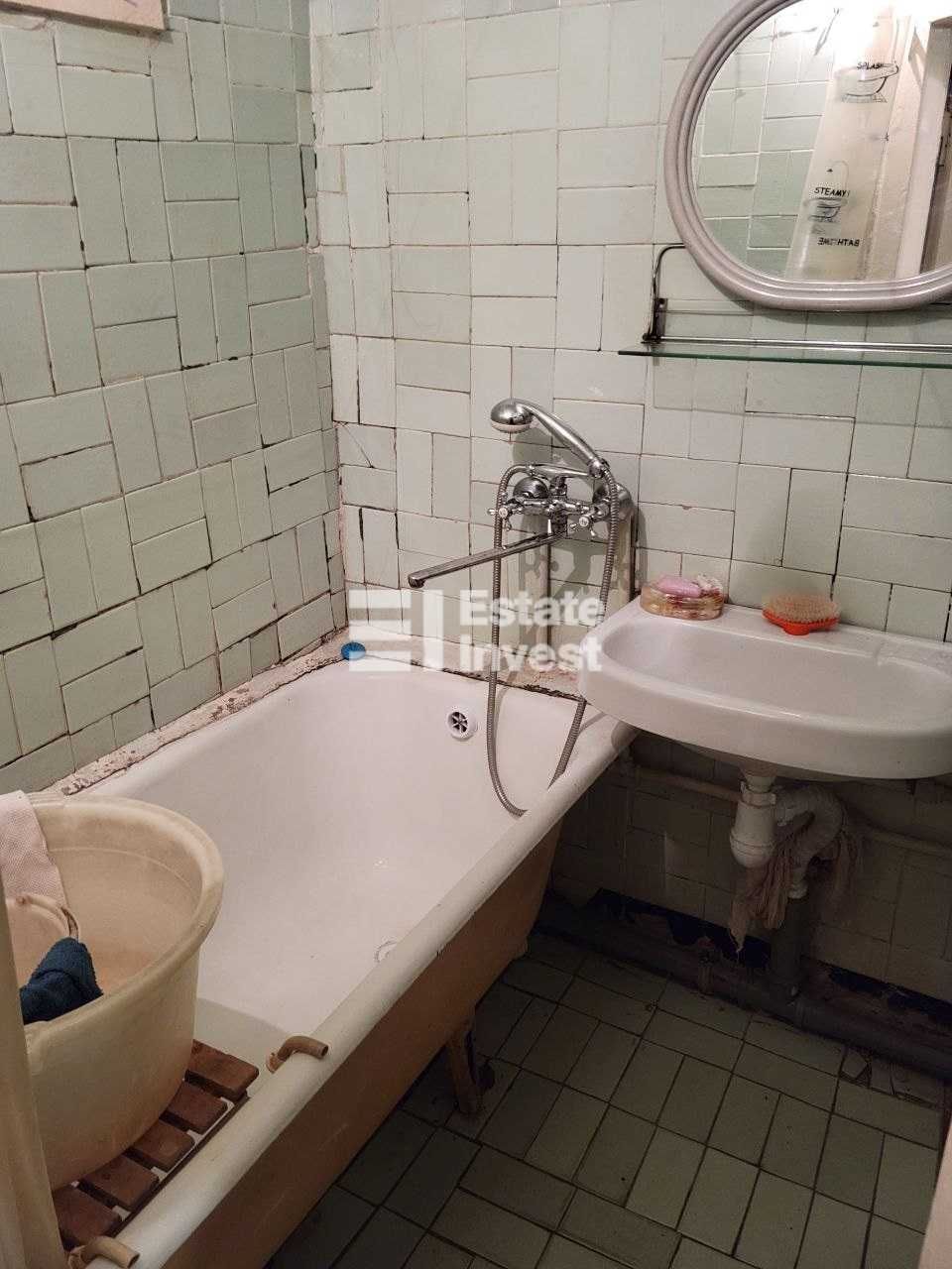 2-Room Apartment on Otakara Yarosha Street, Well-Furnished