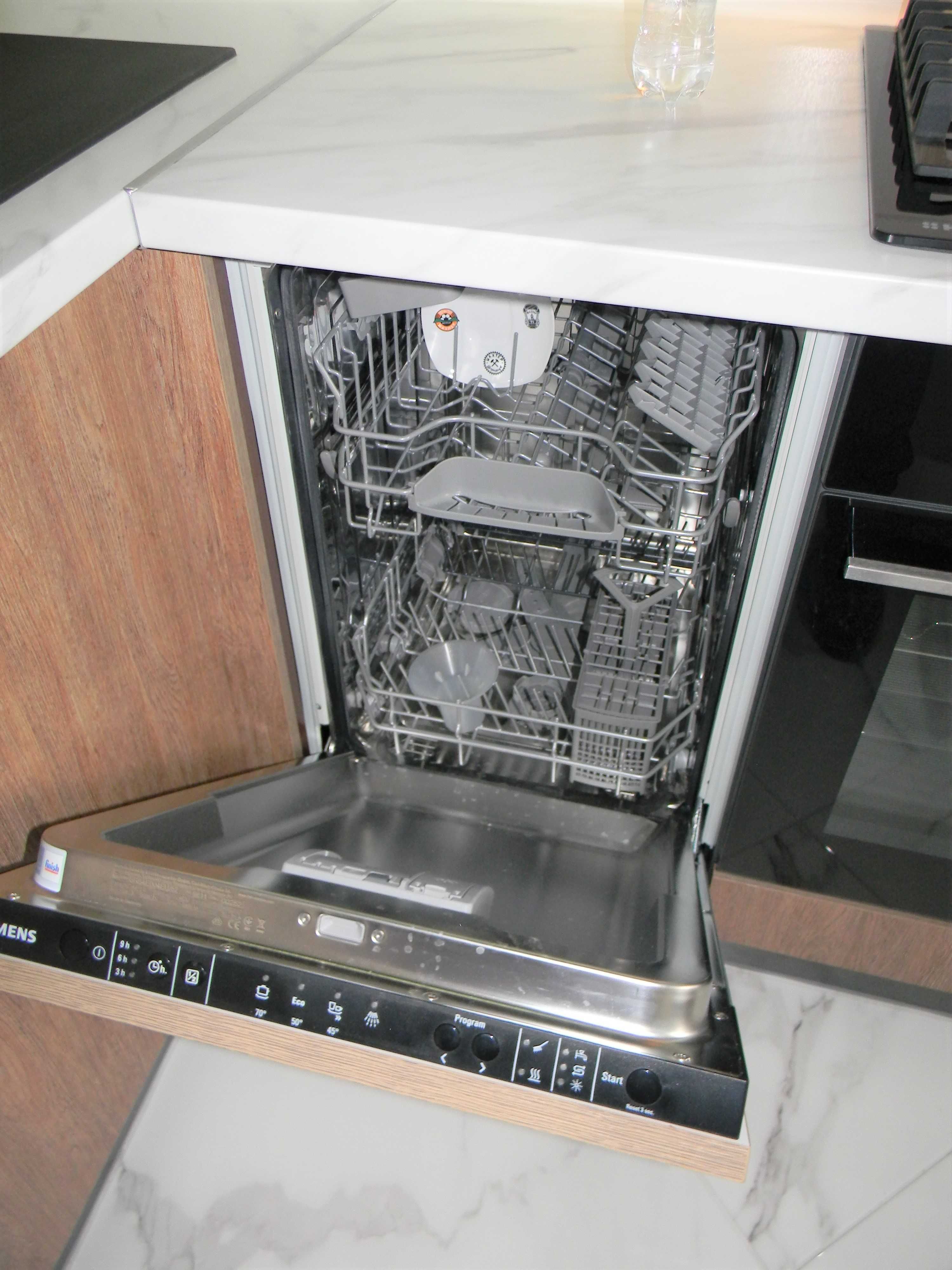 Modern Studio Apartment near City Center with Excellent Amenities