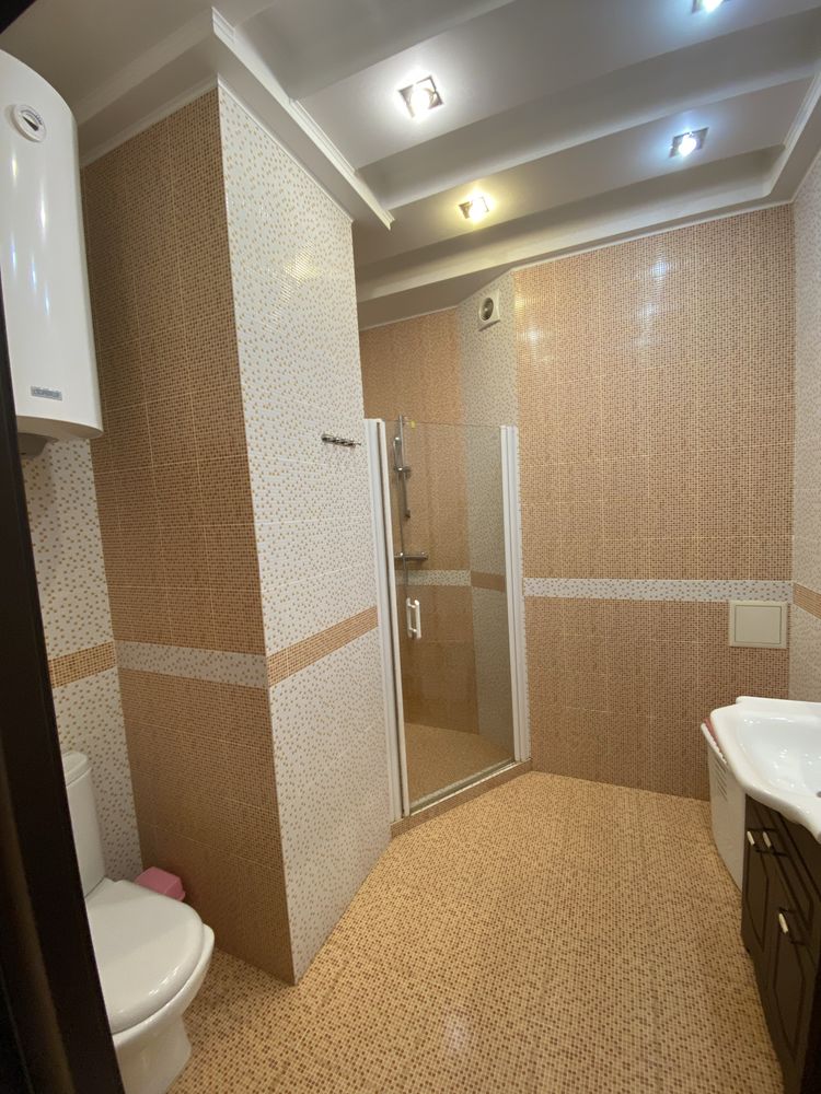 Two-room apartment in Yuzhna Palmira complex near Synergy Gym, 7 min from Arkadia
