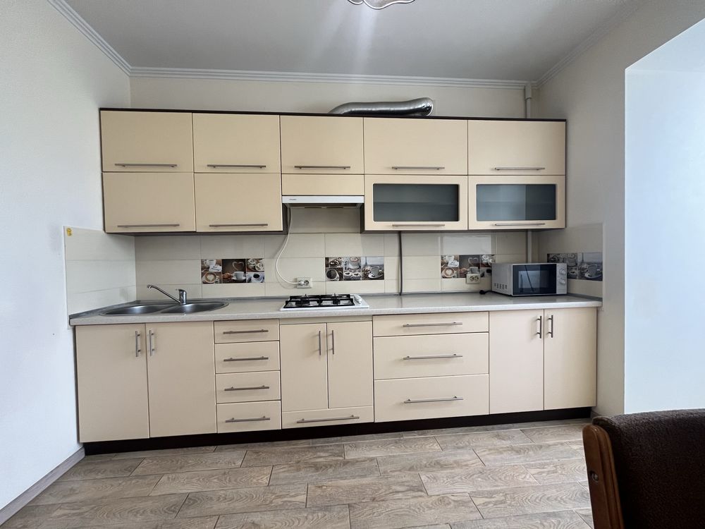 1-Room Apartment on Chornovola Street, New Building