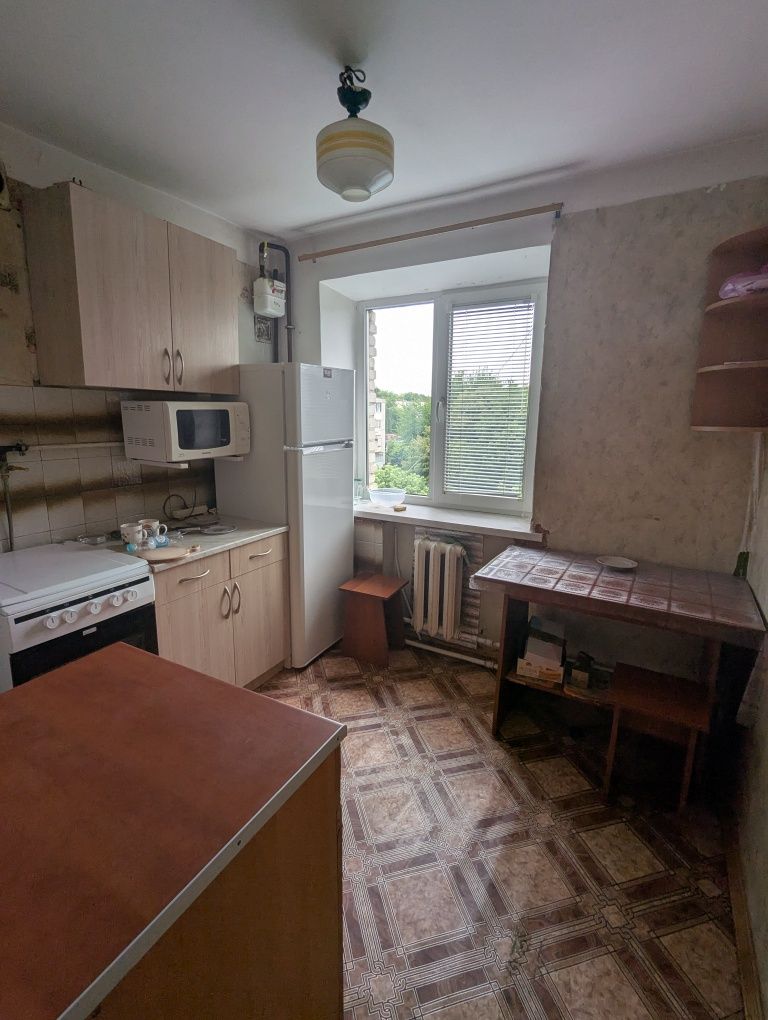 1-Room Apartment on Hasheka Street, 5th Floor, Partially Furnished